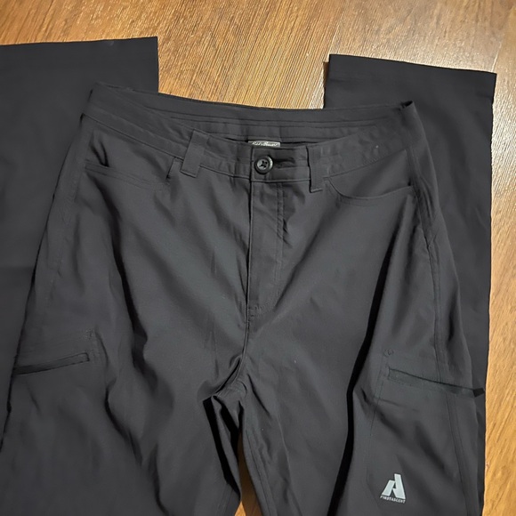 Eddie Bauer Women’s Black pants - Picture 2 of 3